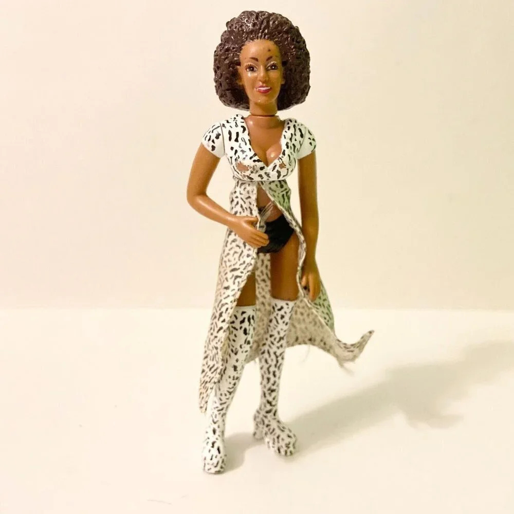 Vintage 1998 Spice Girls Scary Spice Action Figure Mel B Hasbro 6 Inch Toy
